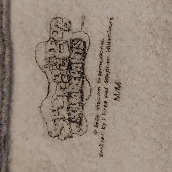 Adult SpongeBob SquarePants Hoodie. Size Medium - Picture 9 of 11